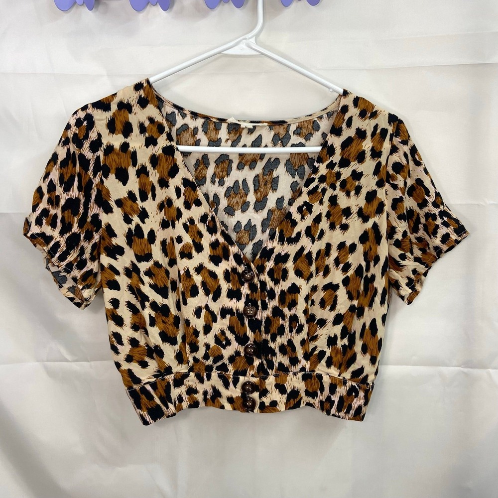 L.A. Hearts women's tan leopard print button v-neck lightweight cropped blouse M